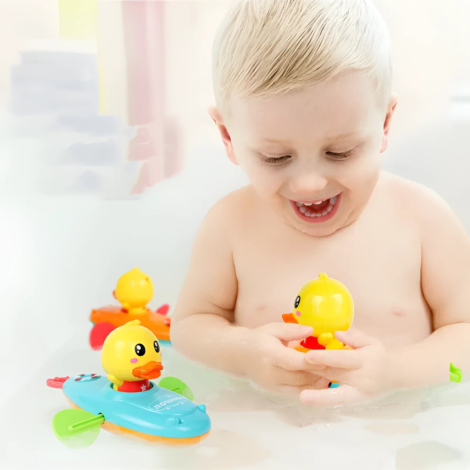 Yellow plastic wind-up swimming bath toy for children's water play