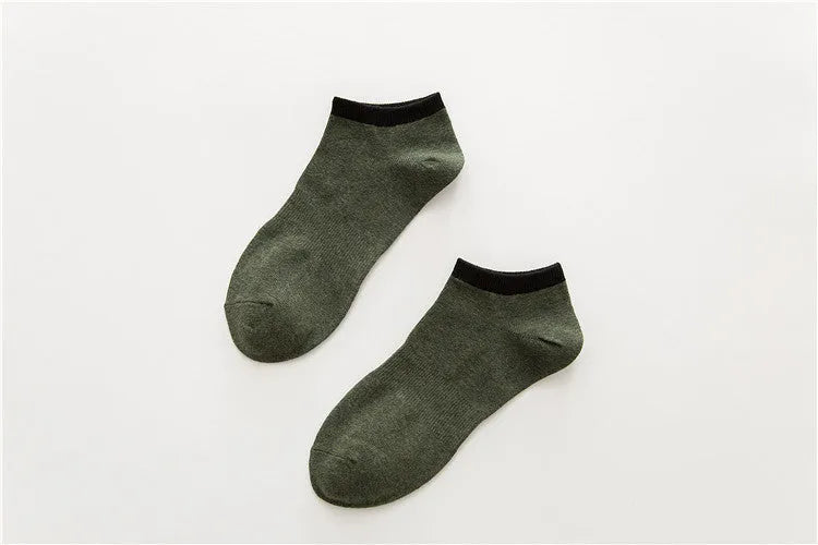 Pair of beige cotton boat socks with jacquard knit, invisible cut for low-profile wear