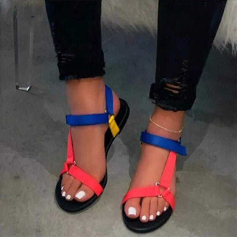 Flat women beach sandals with Velcro closure in leopard pattern