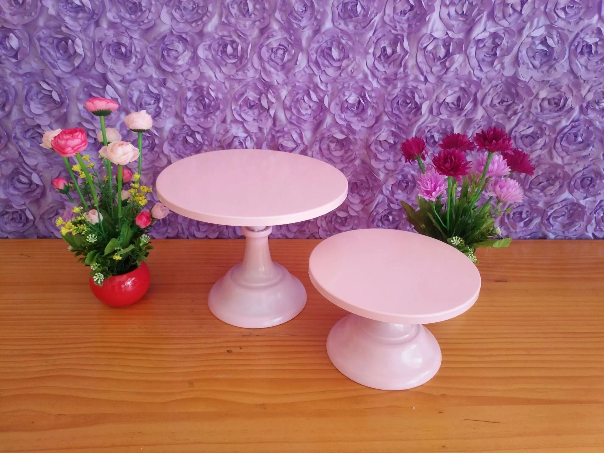 Three-tier 25cm diameter dessert tray in gold colour for buffet display.