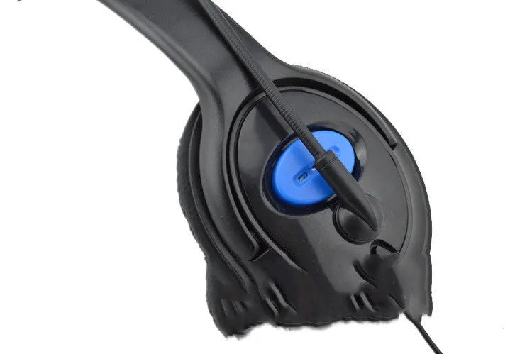 Black PS4 wired gaming headset with over-ear headphones and 3.5mm audio plug