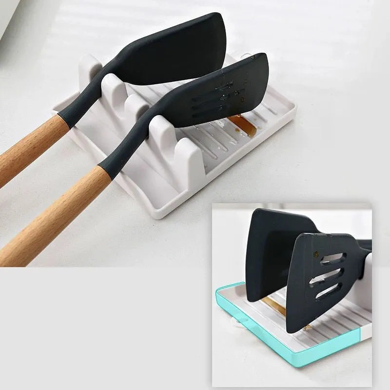 Food-grade silicone spatula holder in green with four holes for kitchen utensils, size 14.5x13x5cm