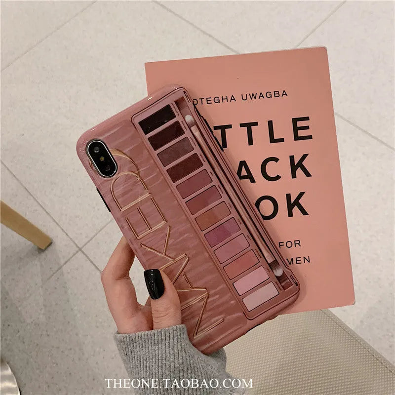 Silicone iPhone case with marble pattern in flesh or grey colour.