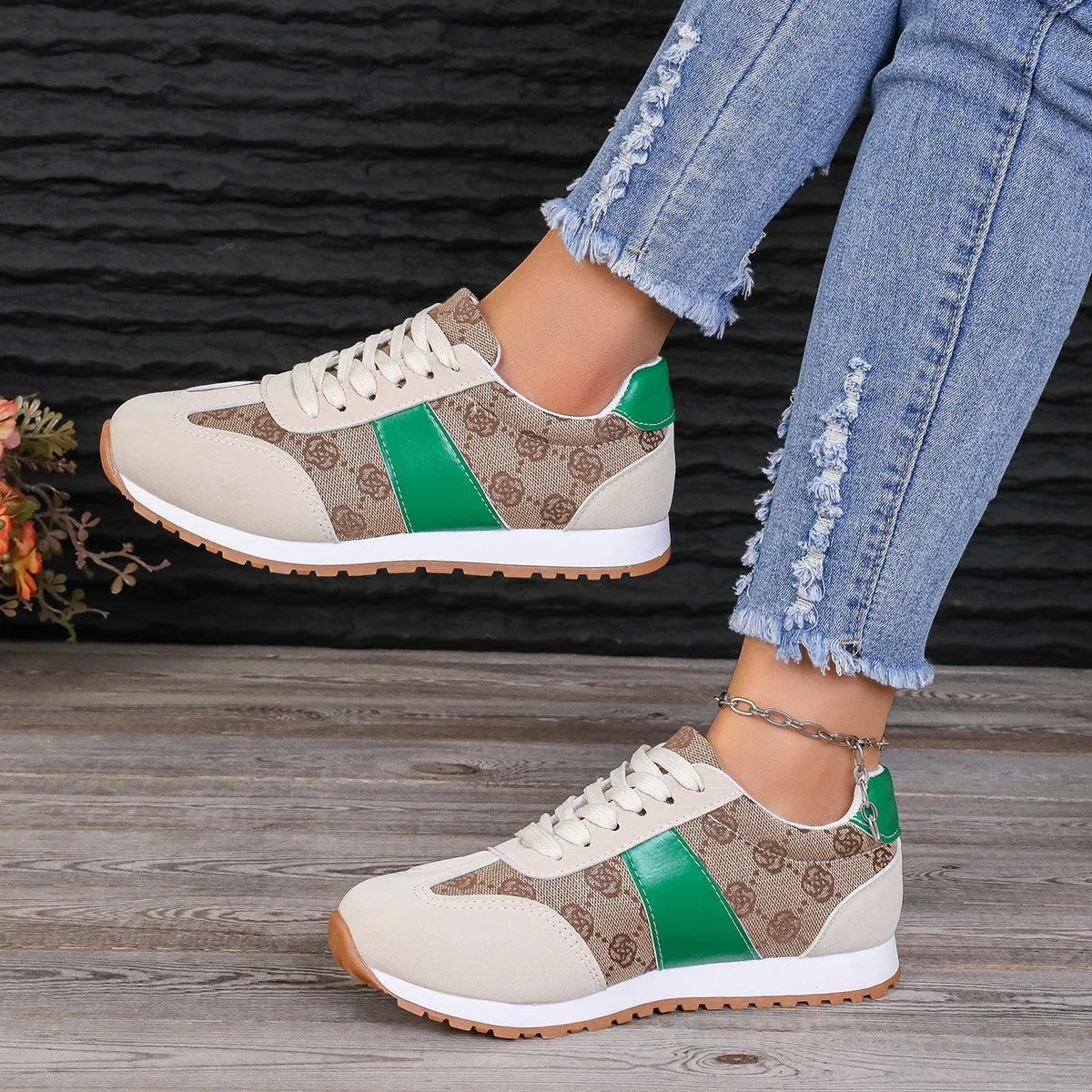 Women's khaki casual lace-up shoes with oversized fit, flat heel and cross-strap detail