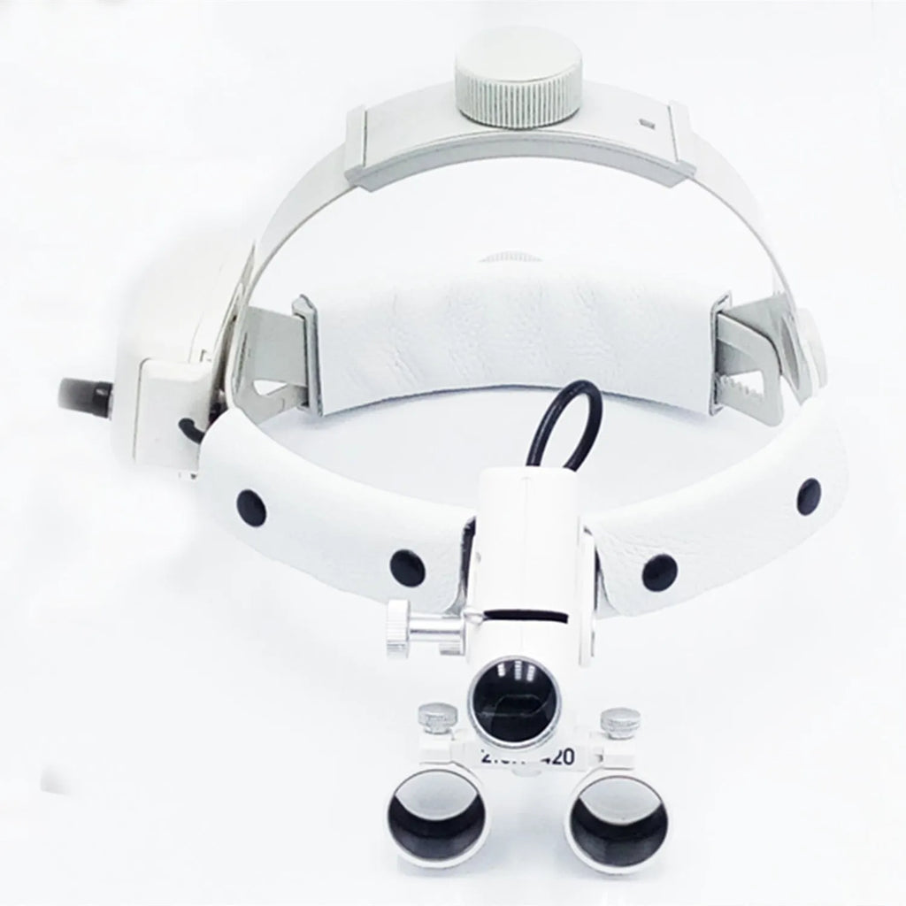 Head-mounted medical magnifying lens with LED spotlight, adjustable brightness, black plastic plexiglass housing