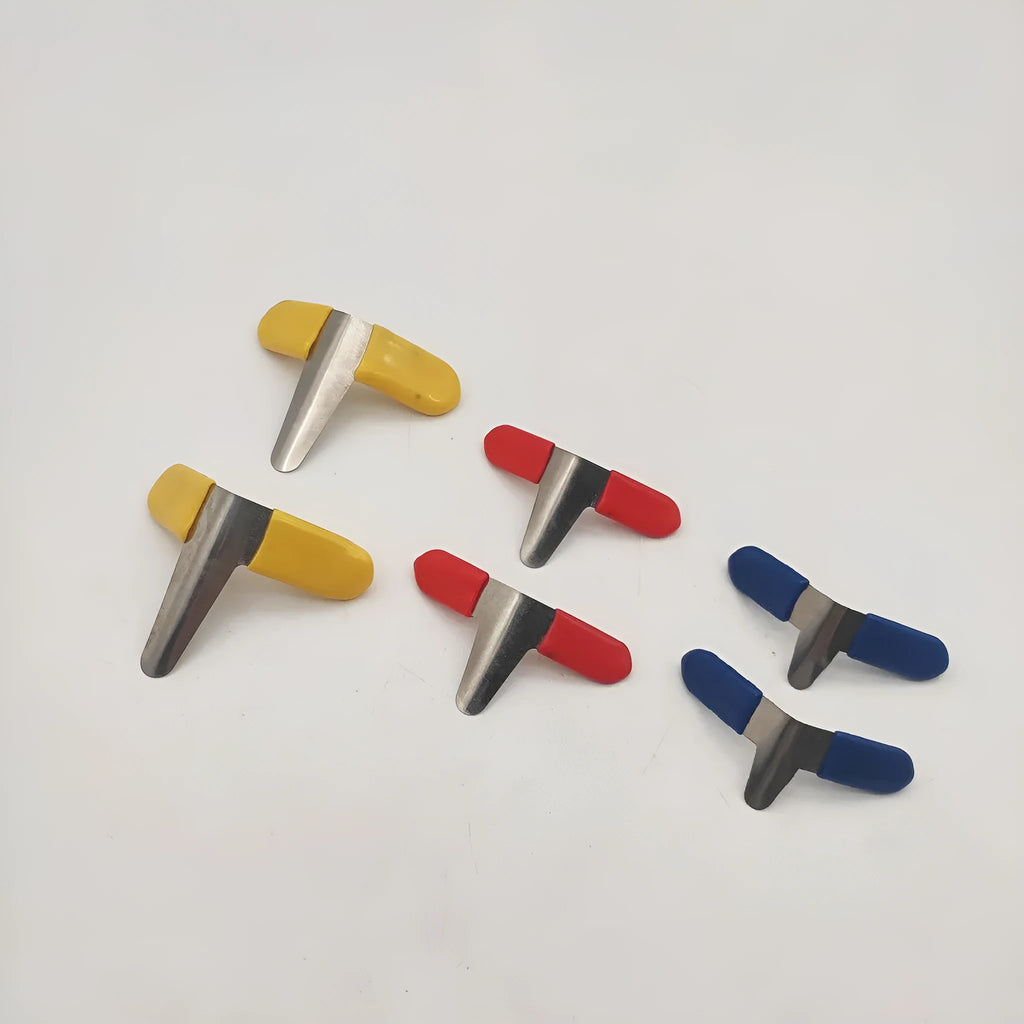 Stainless steel aircraft clip locks in American style design with 3mm and 5mm thickness options