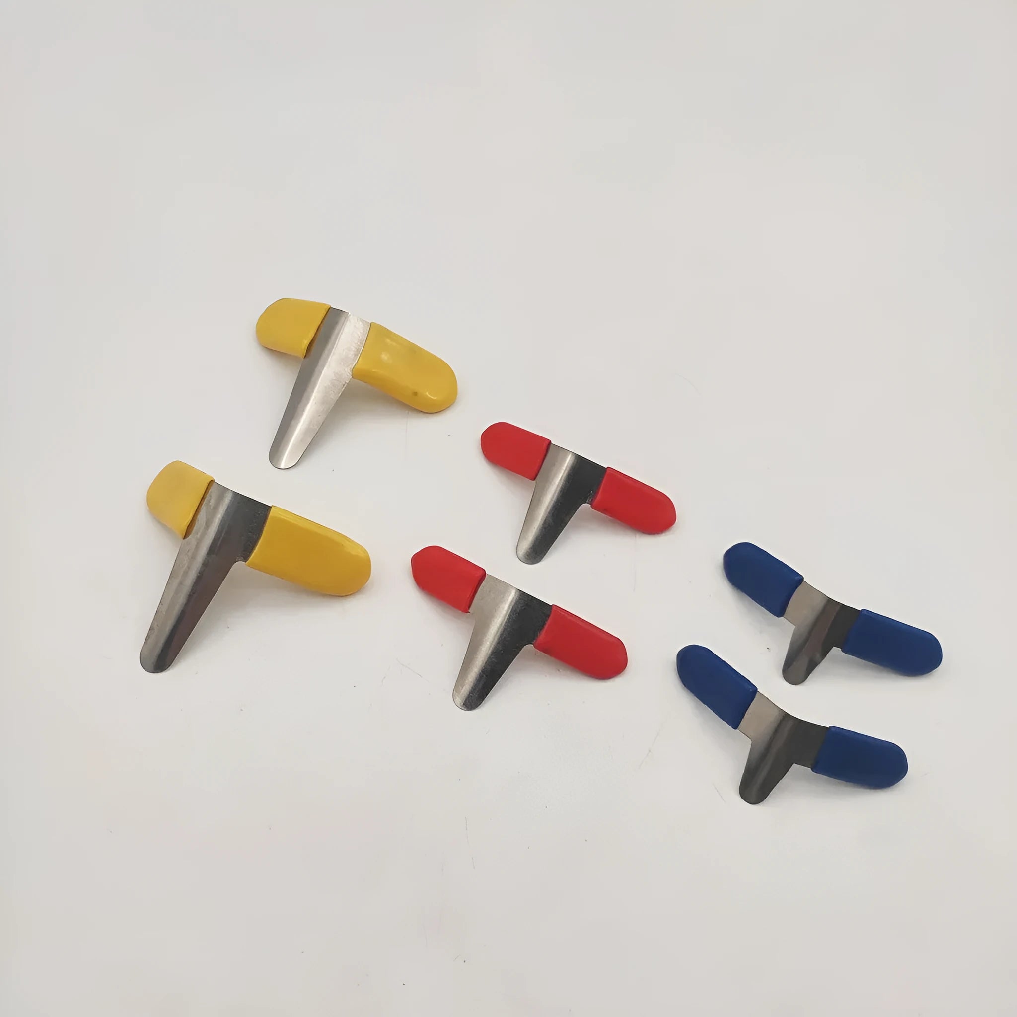 Stainless steel aircraft clip locks in American style design with 3mm and 5mm thickness options
