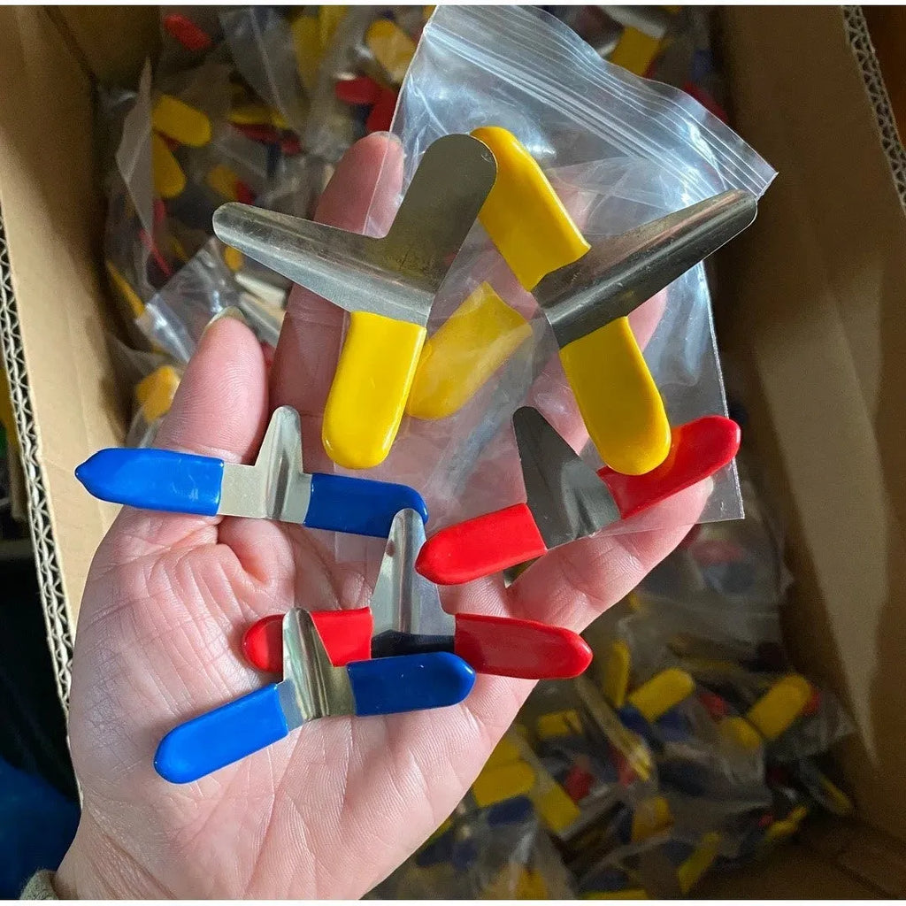 Stainless steel aircraft clip locks in American style design with 3mm and 5mm thickness options