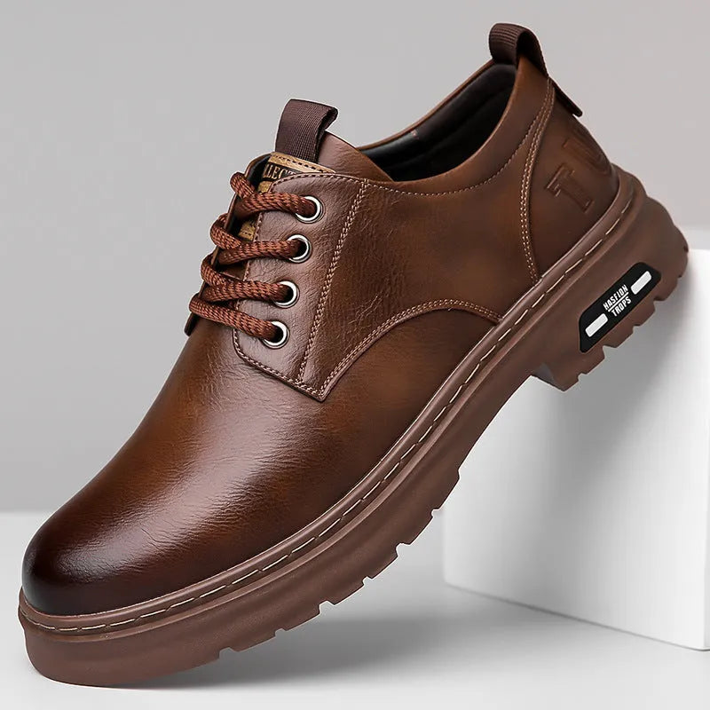 Men's black and brown retro casual shoes with round toe, artificial PU upper, and leather sole