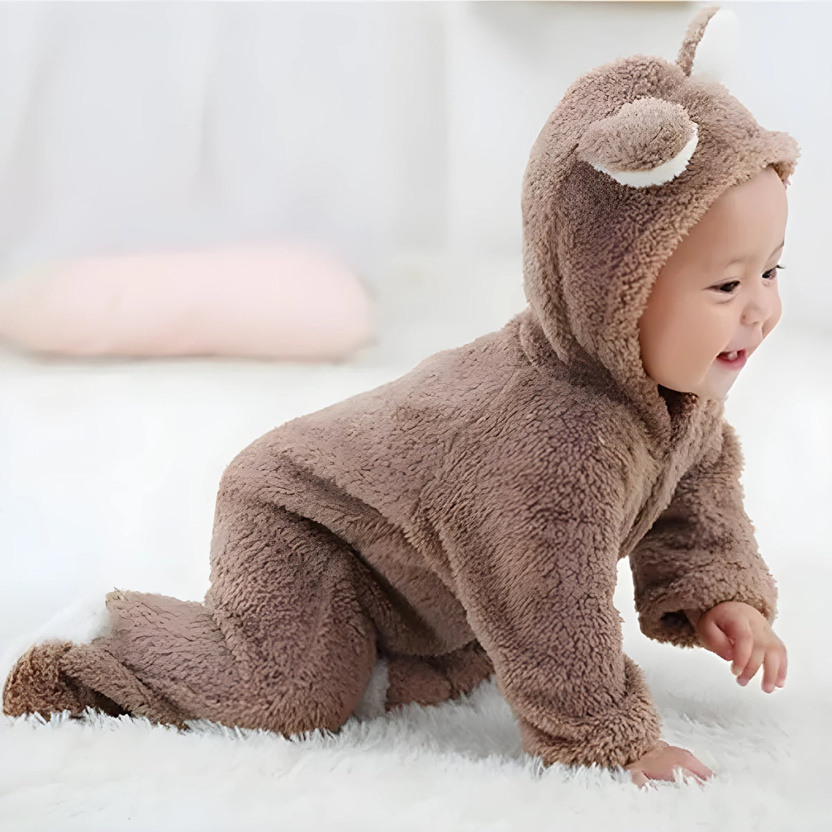 Unisex baby winter romper in cotton blend, O-neck pullover, available in eight colours and sizes 0 3M to 9 12M.