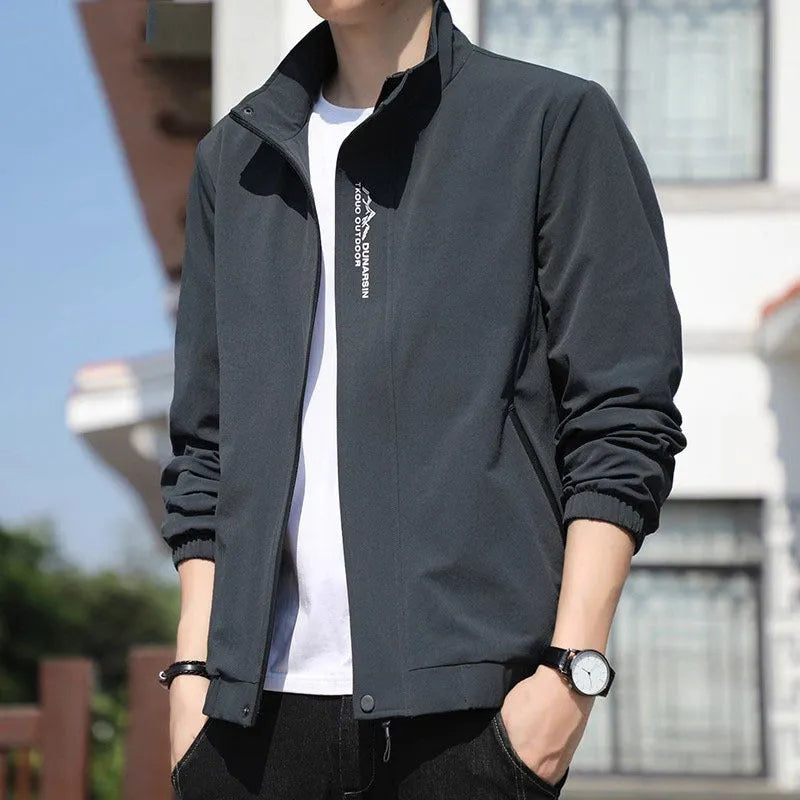 Men's stand collar sports jacket in polyester fabric with non-ironing finish