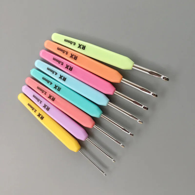 Complete set of 16 crochet hooks with two handle types and a grey PU storage bag.