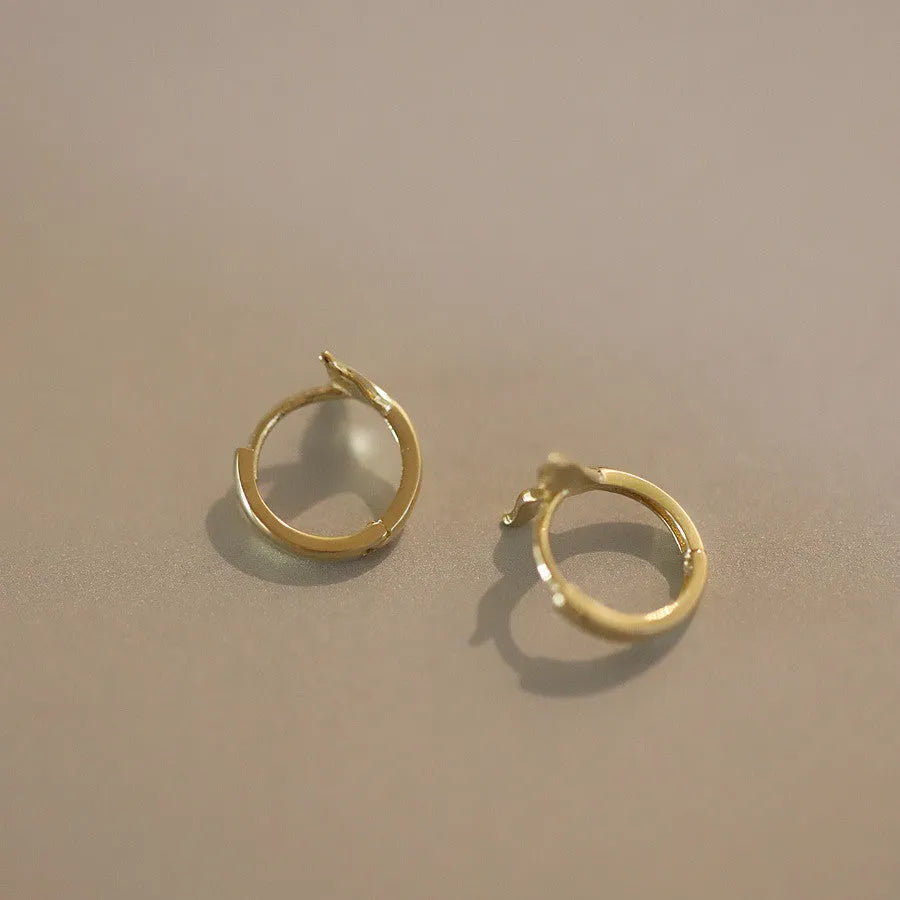 S925 sterling silver fishtail earrings with gold plating in 8-10mm diameter