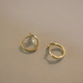 S925 sterling silver fishtail earrings with gold plating in 8-10mm diameter