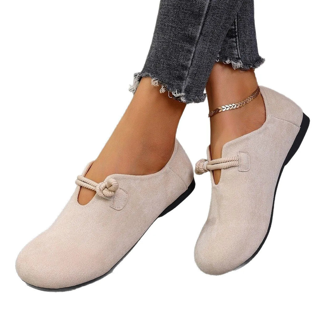 Round head slip-on flat shoes in solid colour, cowhide suede upper, low heel, flat rubber sole, sizes 36-43