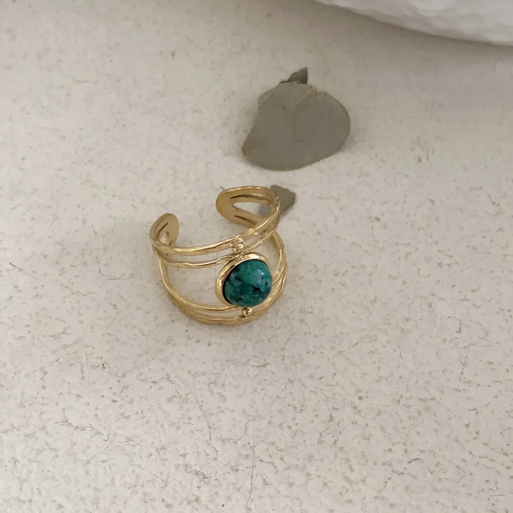 Geometric open ring with green natural stone centrepiece and titanium steel electroplated alloy band