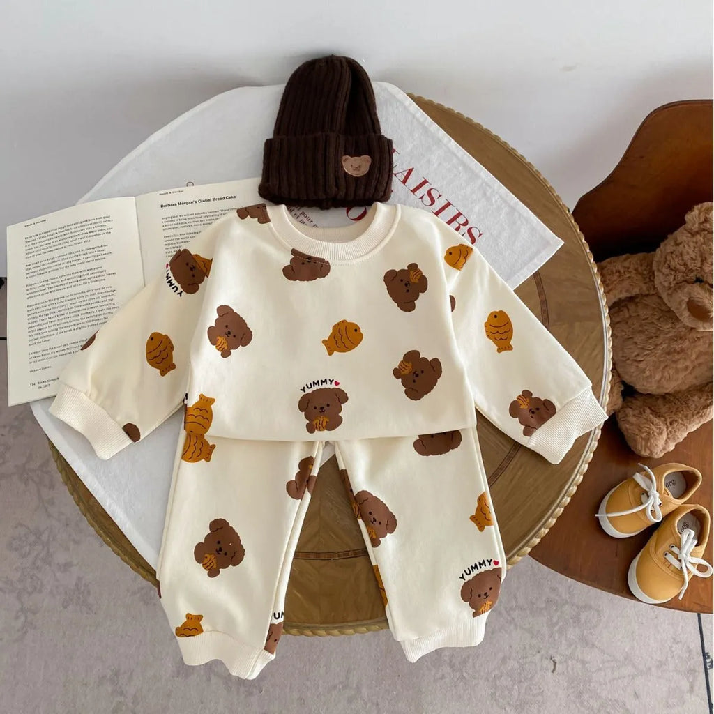 Bear round neck long-sleeve cotton suit for children with matching trousers, available in Bear or Flying Fish pattern and sizes 73cm to 110cm.