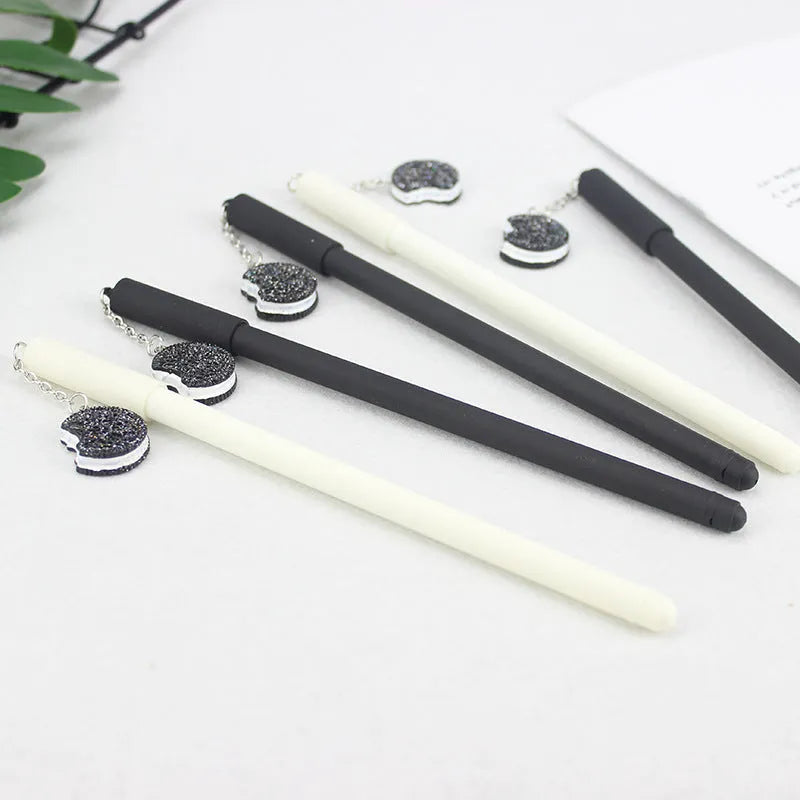 Cookies pendant gel pen with 0.5mm tip in black plastic case