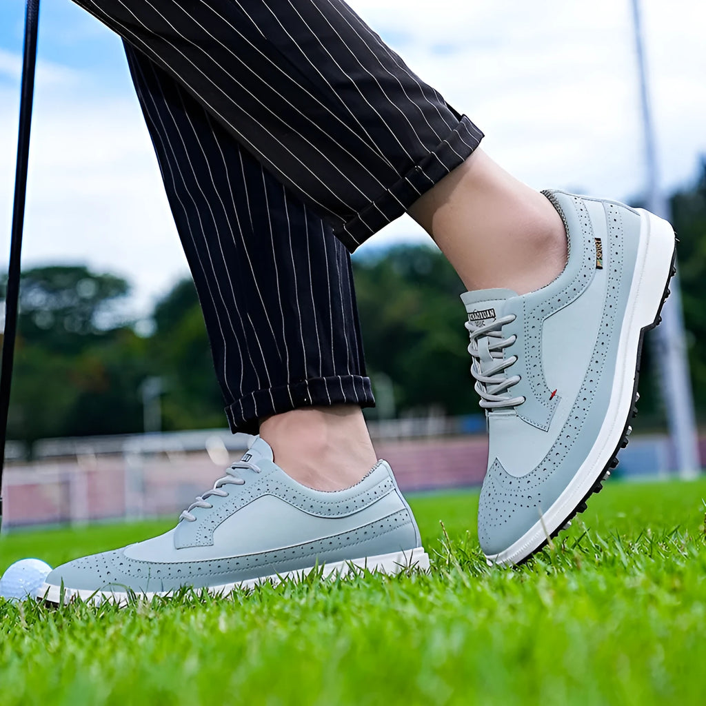 Men's golf shoes in genuine leather with non-slip rubber outsole in Lake Blue or White colour