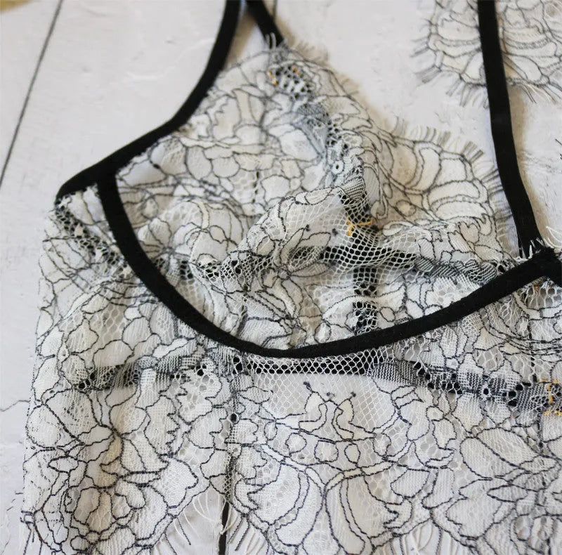 Lace and spandex three-point lingerie set in photo colour, Asian sizes S to 3XL