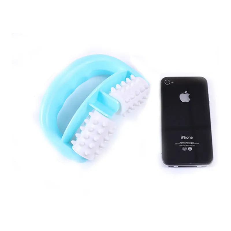 Handheld anti-cellulite massager roller with dot wheel in green, blue, and rose red, 13.5cm