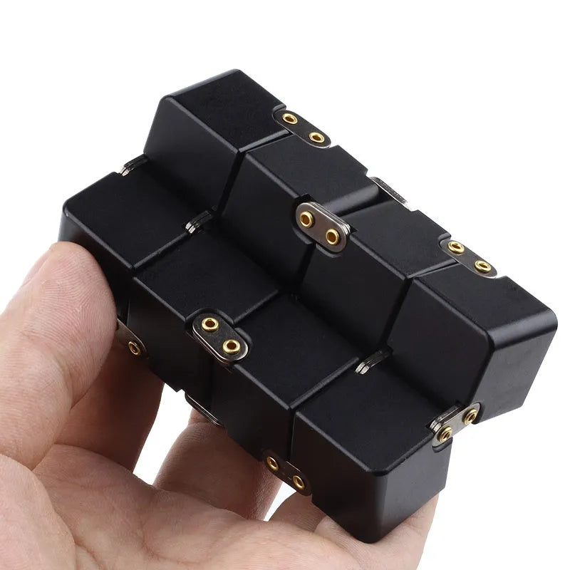 Zinc alloy infinity cube fidget toy showing 4cm cube dimensions and black/silver colour options