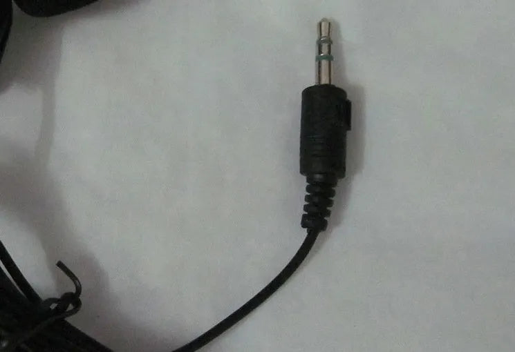 Black condenser lavalier microphone with 2m lead wire and 3.5mm plug for voice recording