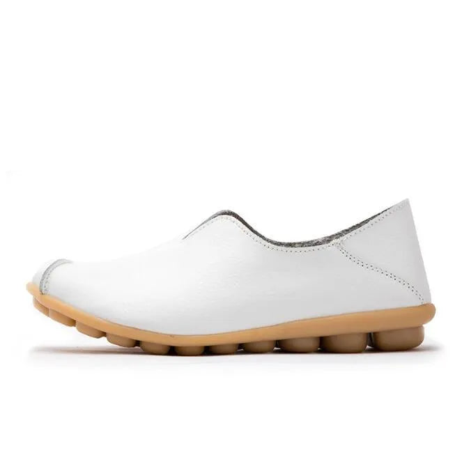 Genuine leather ladies flat shoes in black, sizes 35 to 44