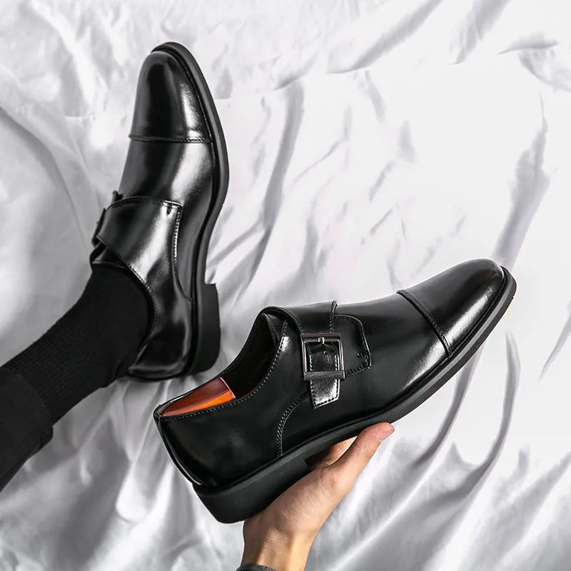 Low-cut British-style flat heel pumps in black with artificial PU upper and rubber sole
