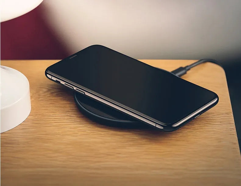 Glass circular wireless charging pad with indicator light for Qi-compatible devices