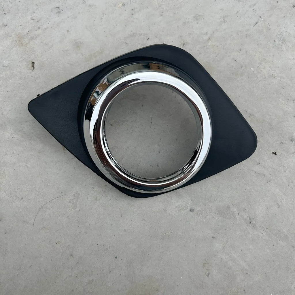 Black Toyota RAV4 front bumper anti-fog cover for small light area protection