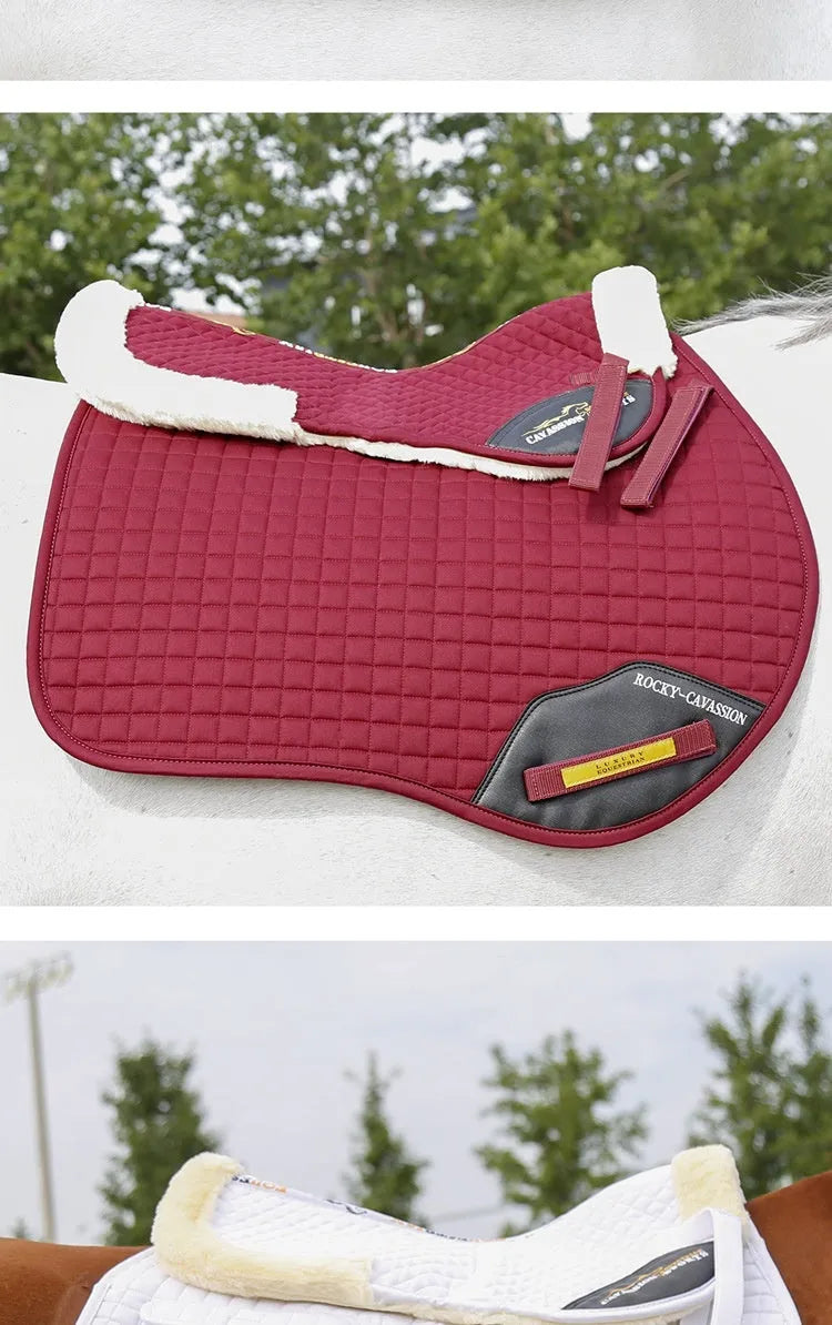 Wool riding saddle pad with shock absorption in wine red colour