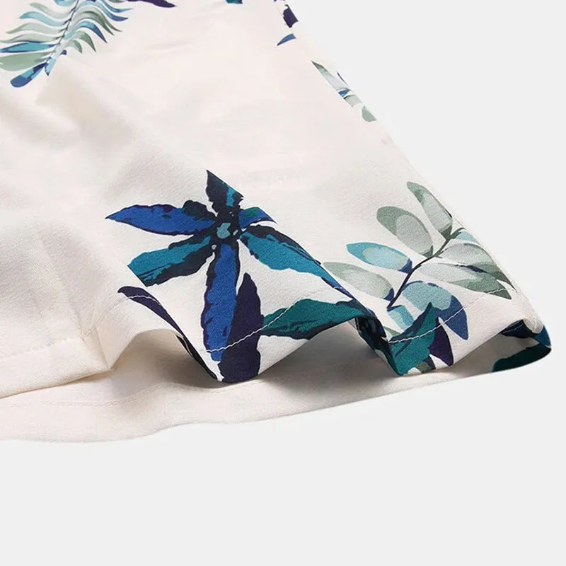 Casual printed shirt cardigan in white with lapel collar and short sleeves, loose fit