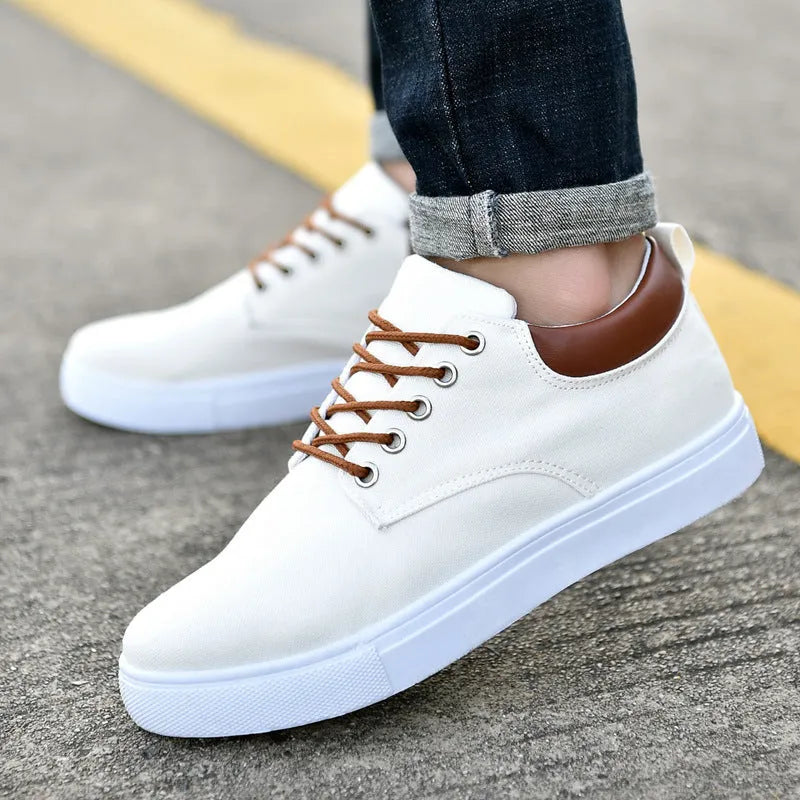 Men's high-top canvas sneakers in black with white sole and back-tie laces, size 46-47