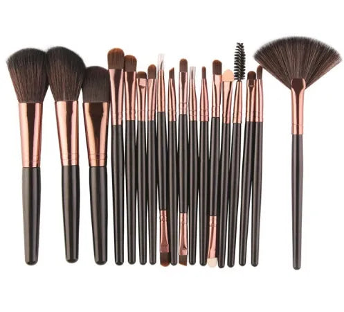 MAANGE 18 piece makeup brush set with fan-shaped brushes laid out, style options A to T.