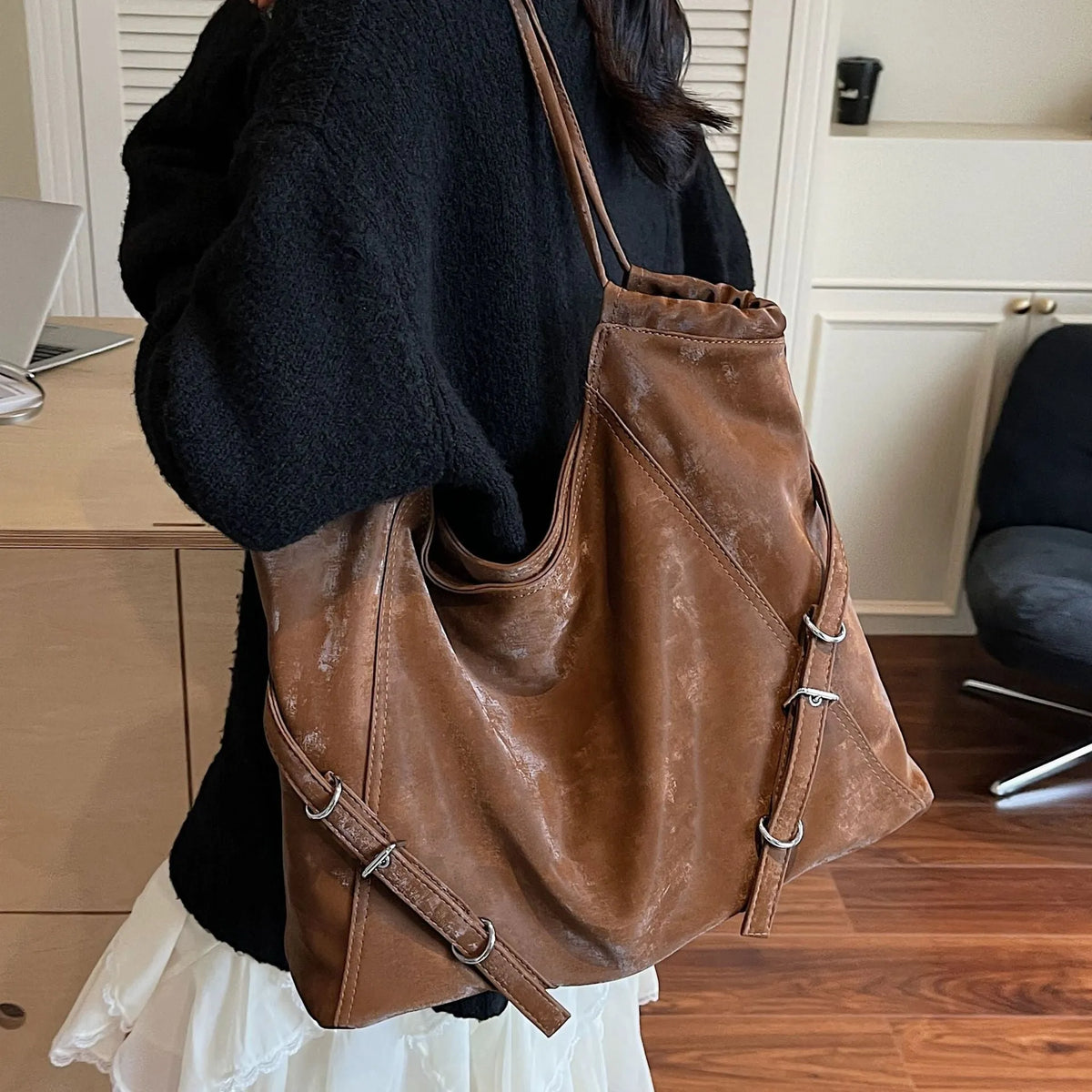 Retro large capacity women's casual shoulder bag in soft PU with double straps, horizontal square shape
