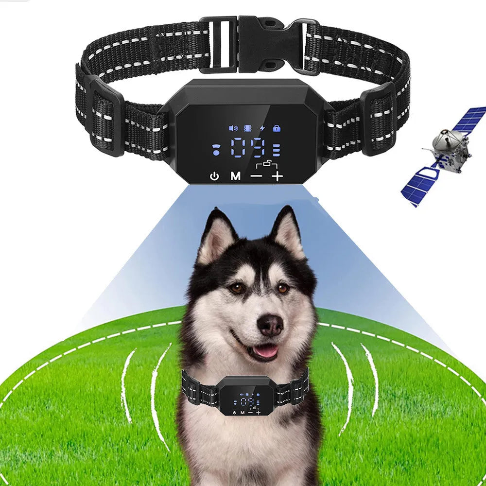 Pet wireless GPS dog trainer in black and white, ABS construction, 1000-metre range, IPX6 waterproof