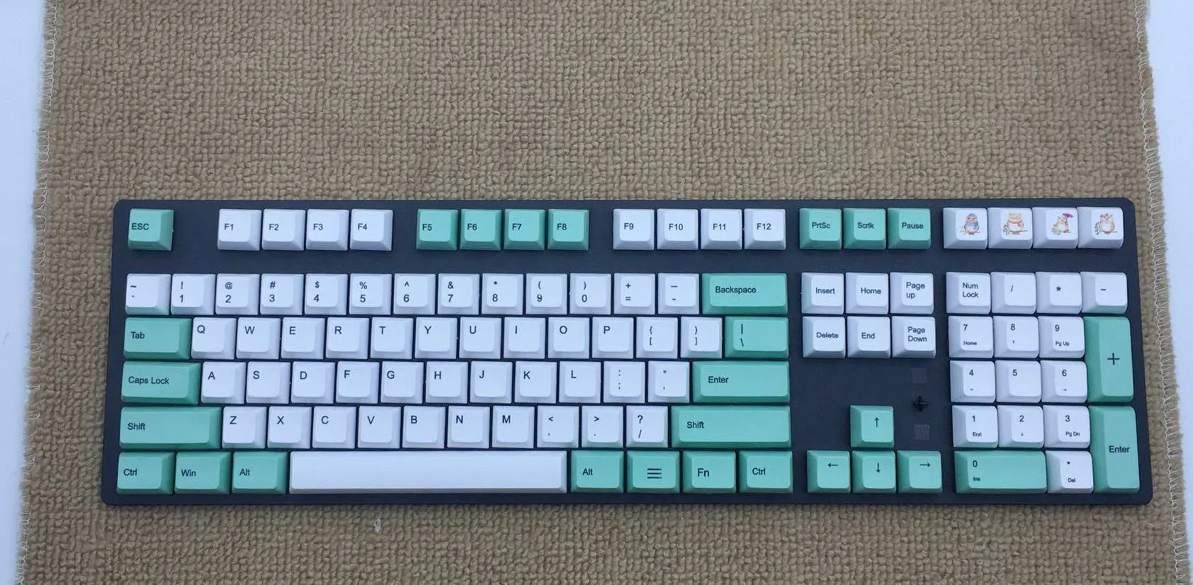 PBT sublimation keycaps showing Japanese, Russian and Korean characters for mechanical keyboards
