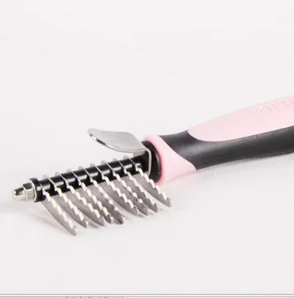 Blue dog grooming kit with traction rope, nail clippers, and comb set in plastic storage box.