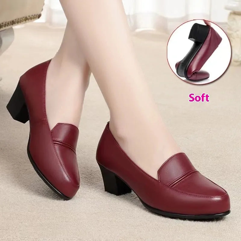 Women's solid colour lazy shoes with mid heel, chunky heel, pointed toe, and waterproof platform in black