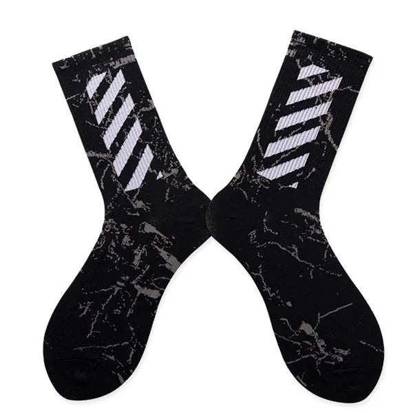 Adult sports socks in blended fabric, 23-27cm, breathable sweat-absorbing, black and white bars, black and red bars, white.