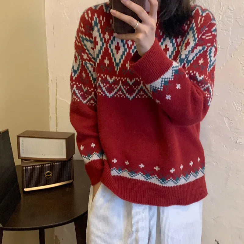 Loose retro striped pullover knitted top in red or white colour with long sleeves.