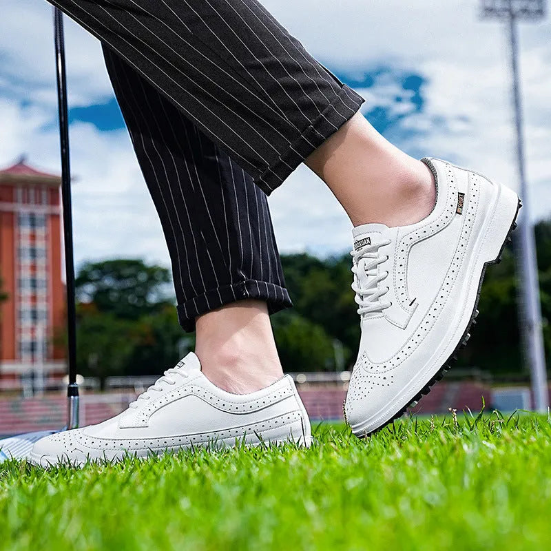 Men's golf shoes in genuine leather with non-slip rubber outsole in Lake Blue or White colour
