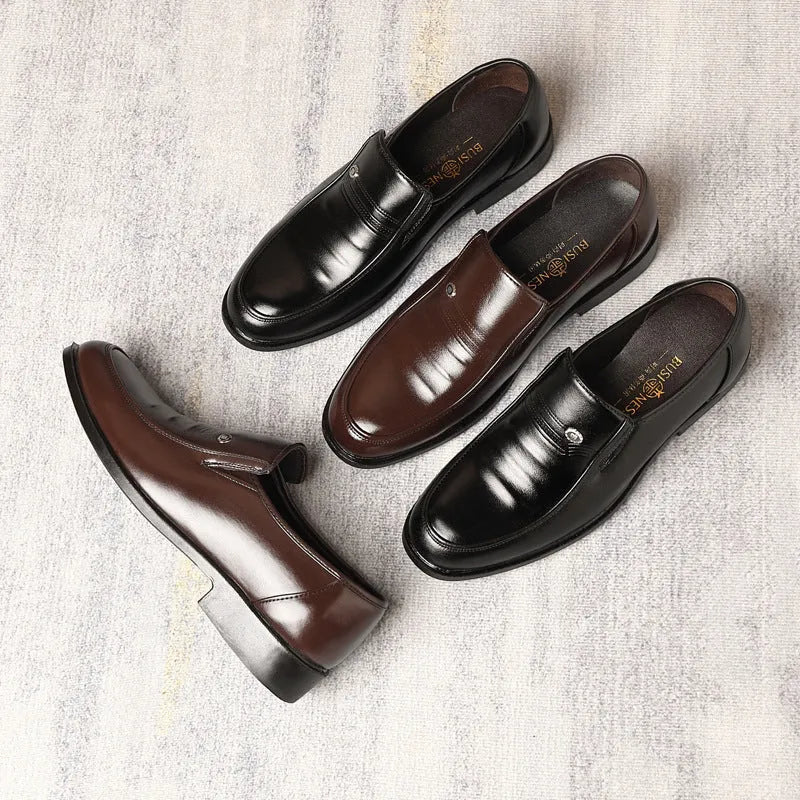 Men's black and brown plus size casual shoes with PU leather upper and rubber sole