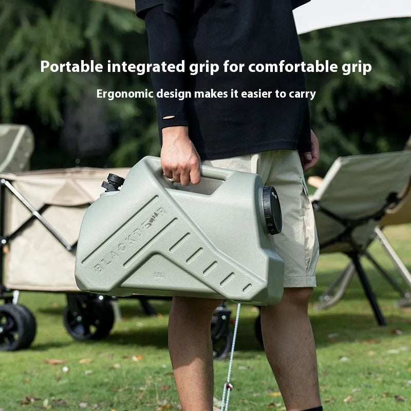 Portable water storage tank in green 18L or 13L capacity for camping and household use