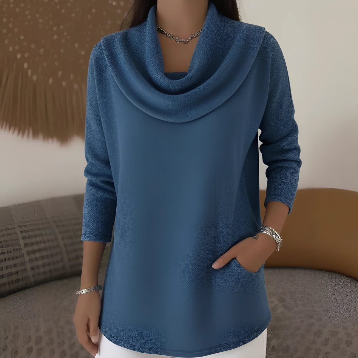 Women's polyester solid colour pocket pullover in blue, medium length long sleeve
