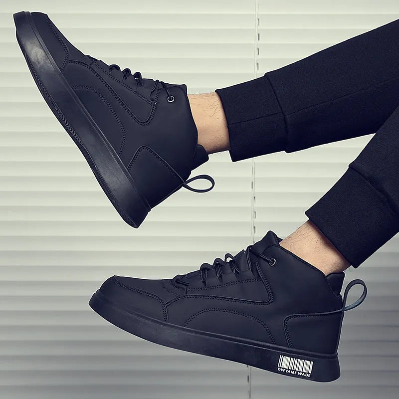 Men's white mid-top lace-up board shoes with round toe and rubber sole