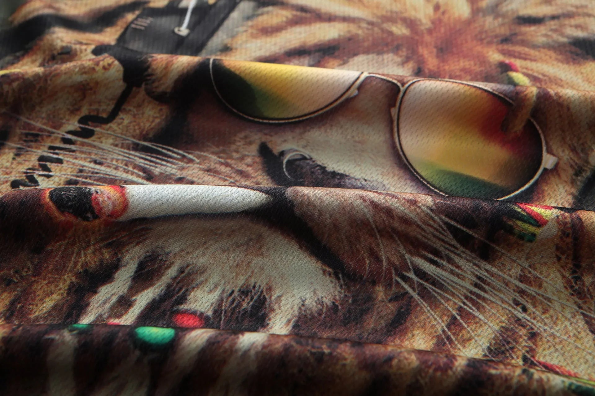 3D printed lion graphic on a men's round neck short sleeve t-shirt in summer style