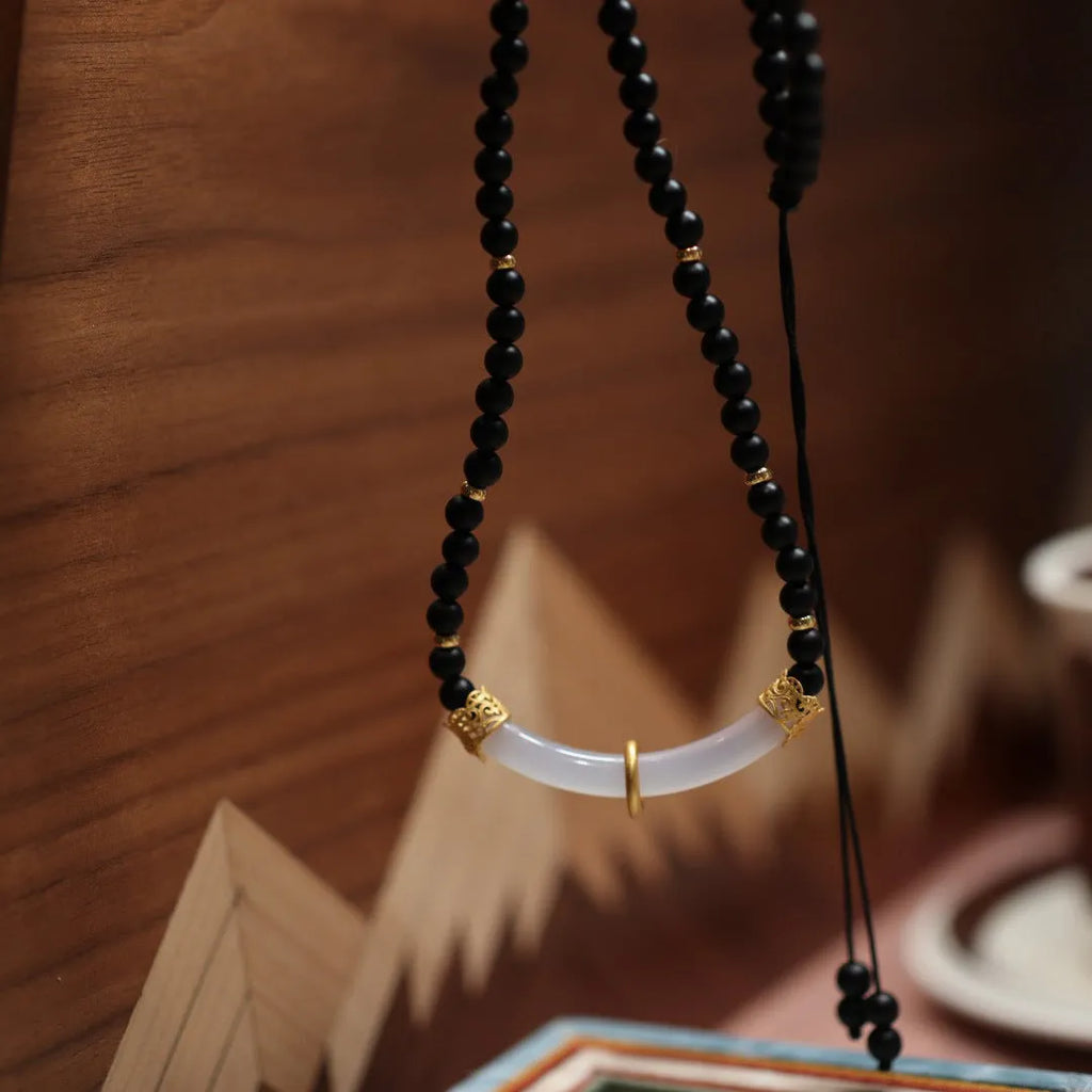 Natural frosted black agate and white chalcedony necklace with 925 silver U-shaped pendant