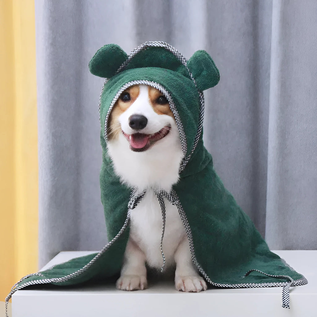 Ultra fine fibre pet towel for dogs and cats in grey and green, shown in small, medium, and large sizes.